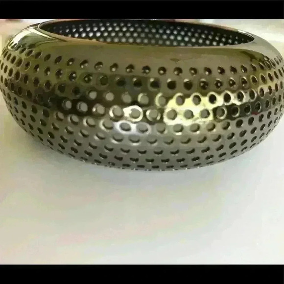 Pewter Tone Metal Bracelet - Picture 2 of 2